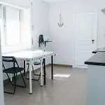 Διαμέρισμα With 5 Bedrooms *
