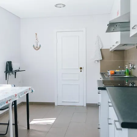 With 5 Bedrooms * Peniche