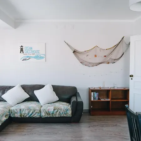 With 5 Bedrooms Lejlighed