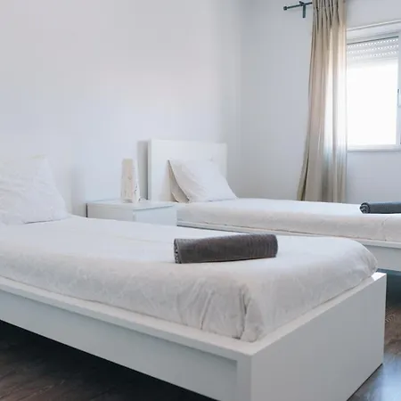 Lejlighed With 5 Bedrooms Peniche