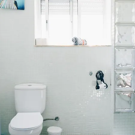 With 5 Bedrooms Lejlighed