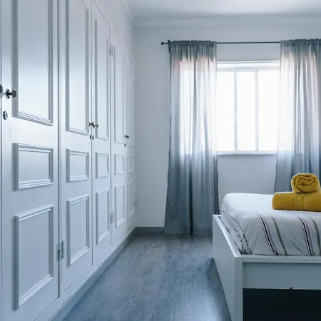 Lejlighed With 5 Bedrooms Peniche